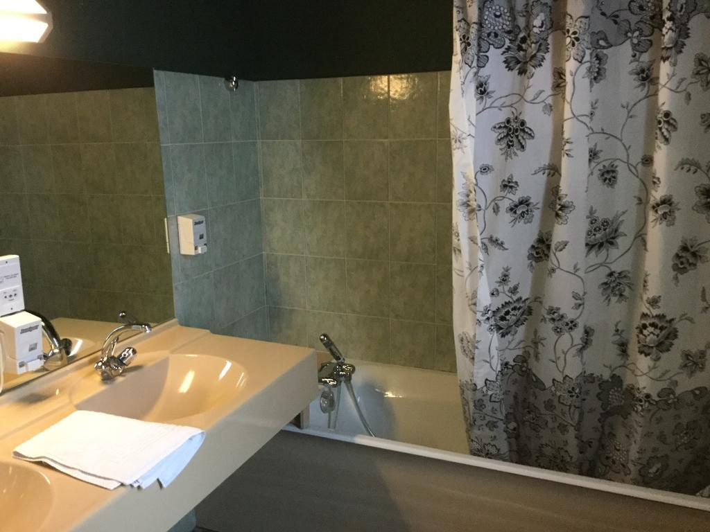 La Fleur De Lys Hotel Cormatin Ngoại thất bức ảnh